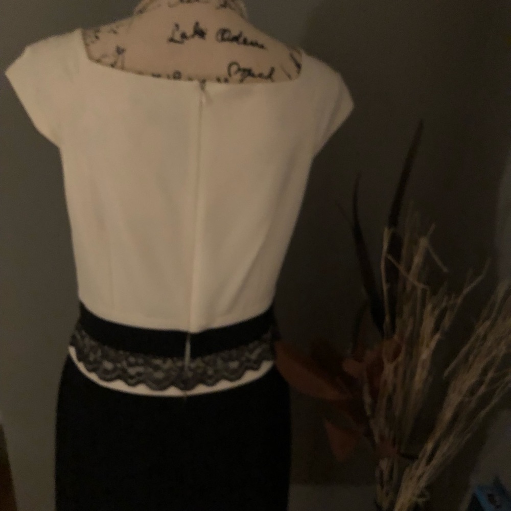 Dress - Picture 4 of 4